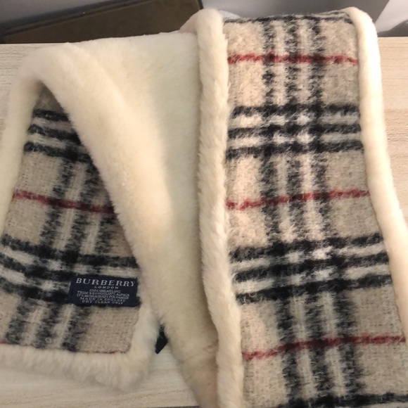 Burberry Shearling House Check Pattern - Picture 4 of 6